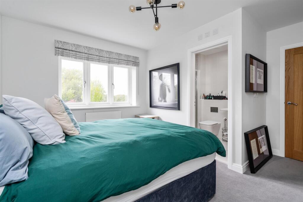 9 Aylesbury Court_39.jpg