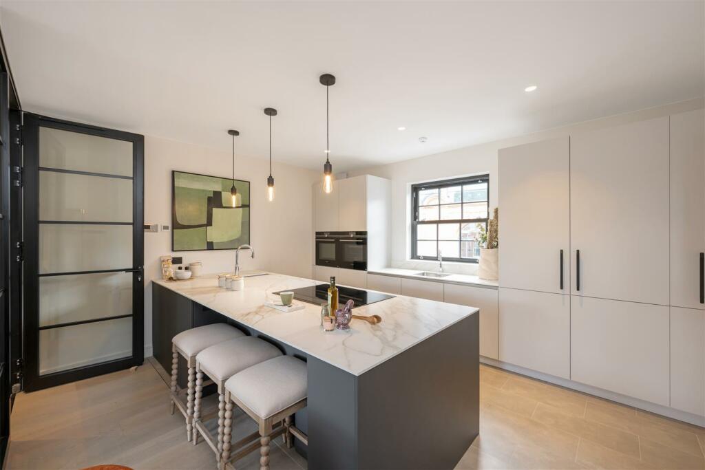 98A Draycott Avenue Hi-2.jpg
