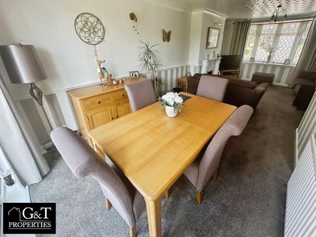 RECEPTION ROOM/DINING ROOM