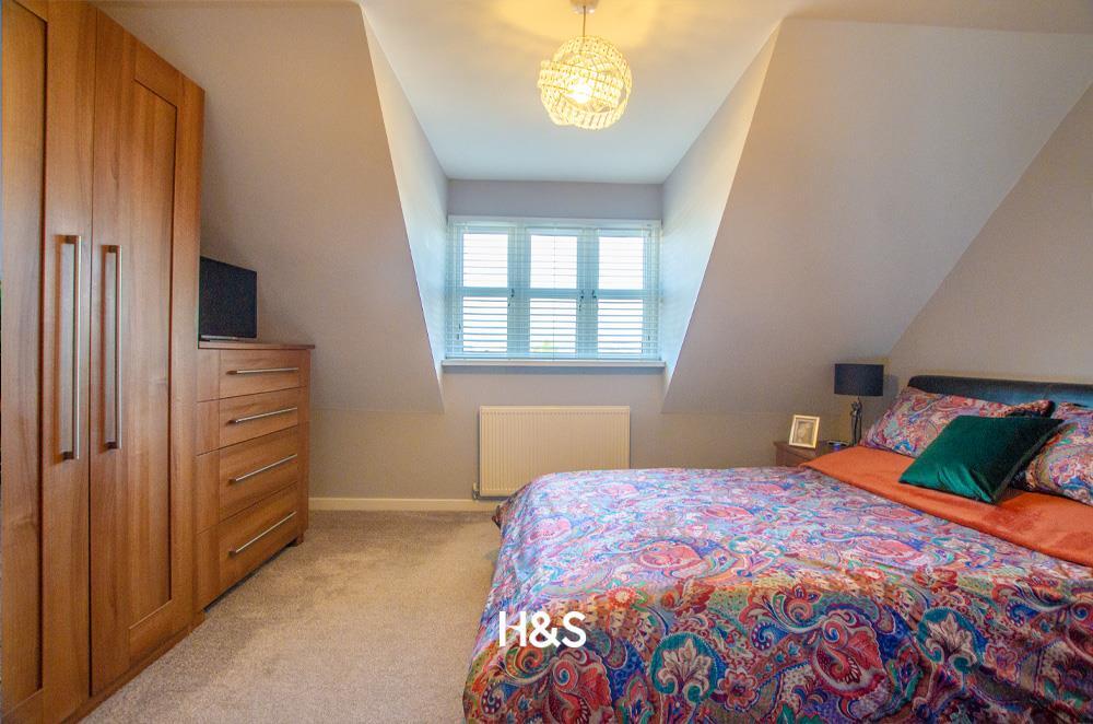10 kineton croft - master bedroom.jpg