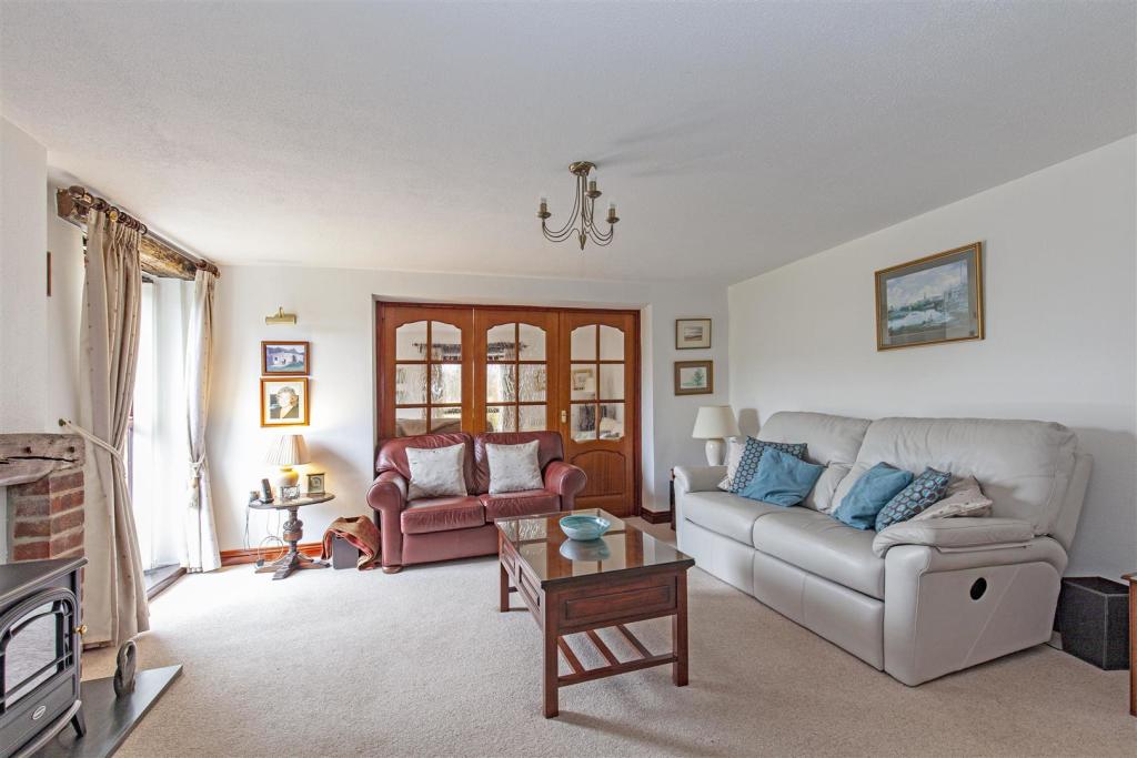 Reception Room-3.jpg
