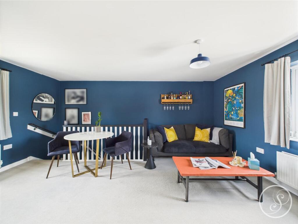 OPEN PLAN LOUNGE/KITCHEN