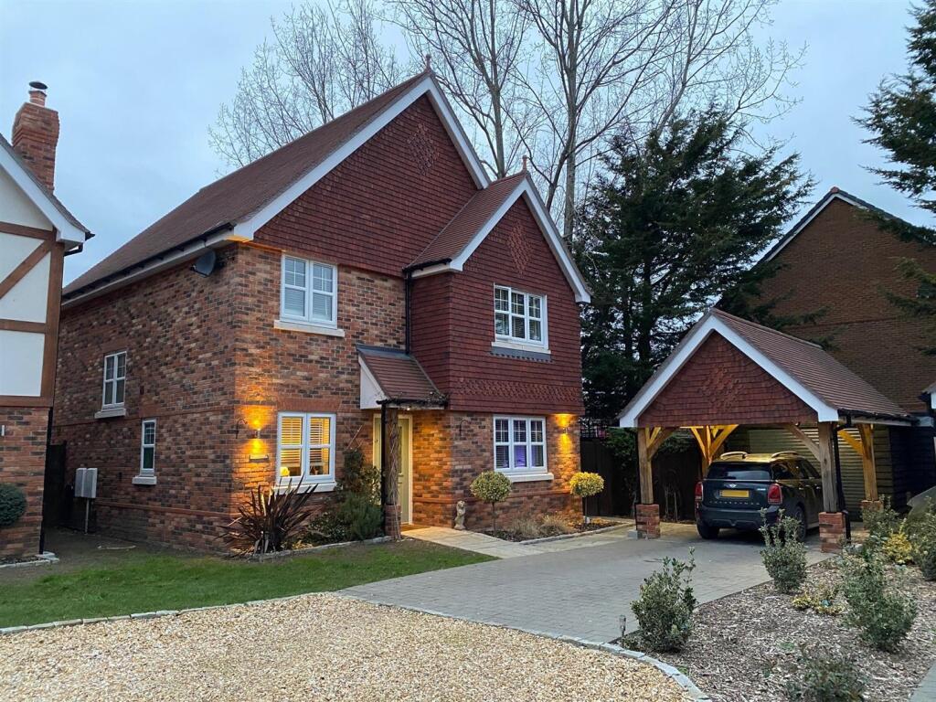 Treetops Croft Road.jpg