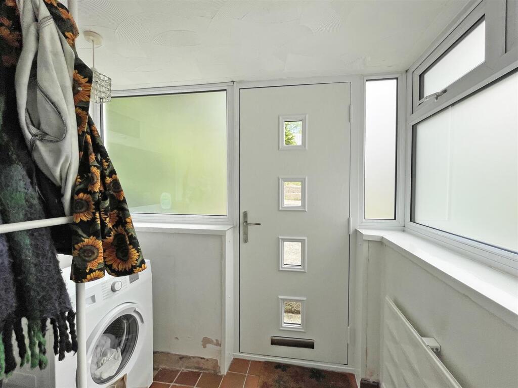 Ditton Court 7 - Porch.jpg