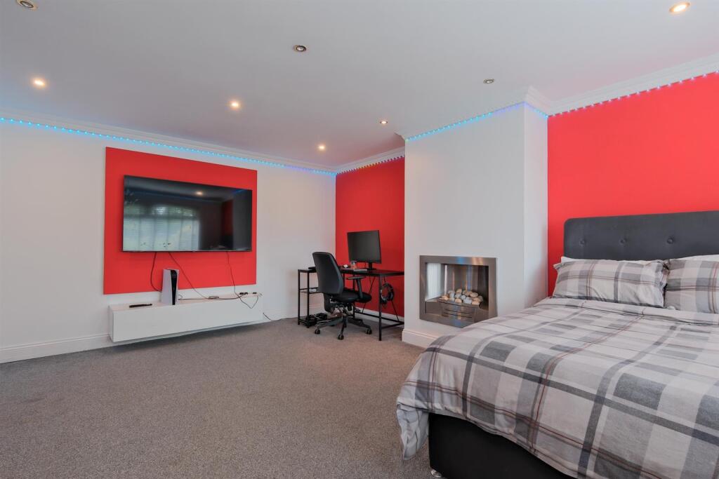 006-83 Torbothie Road Shotts, ML7 5NE.jpg