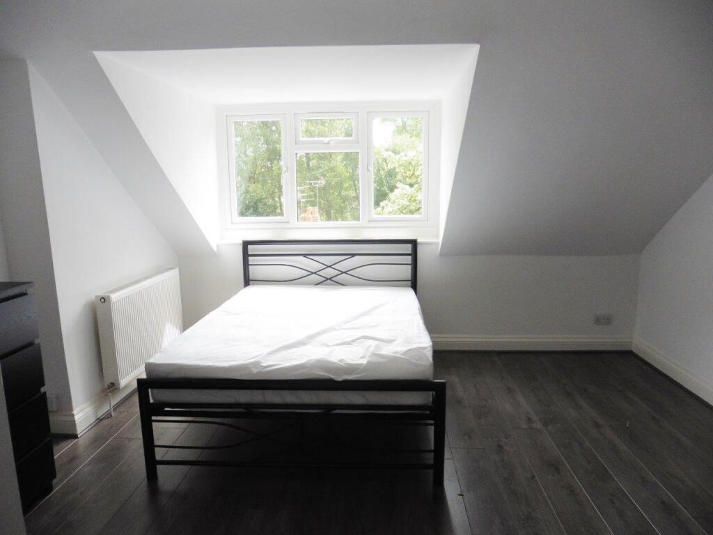 Room 6 Mere Road 2.jpg