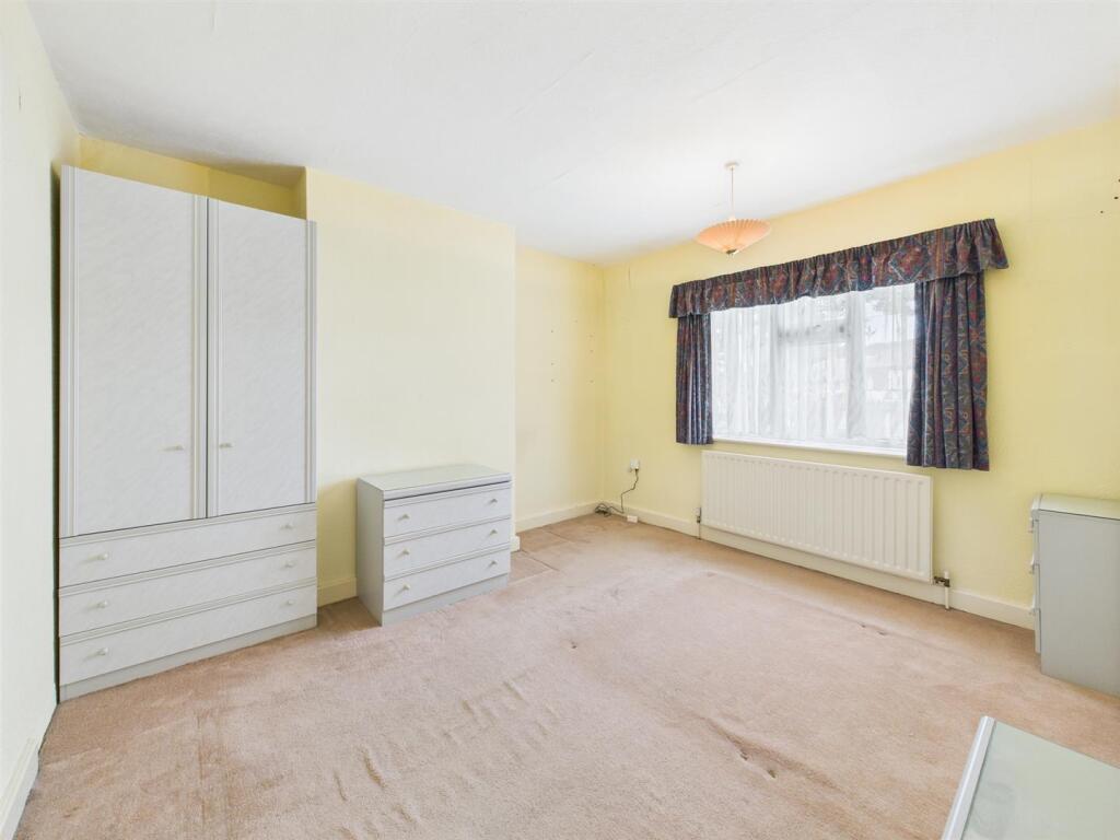 Bedroom: