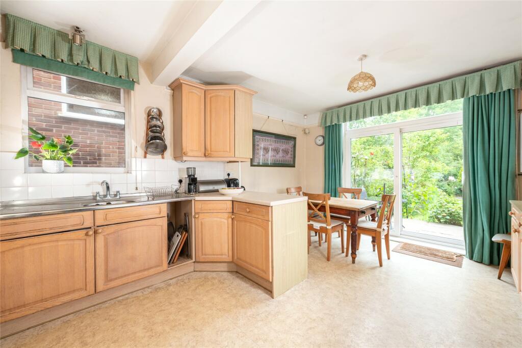 Kitchen/Breakfast Rm