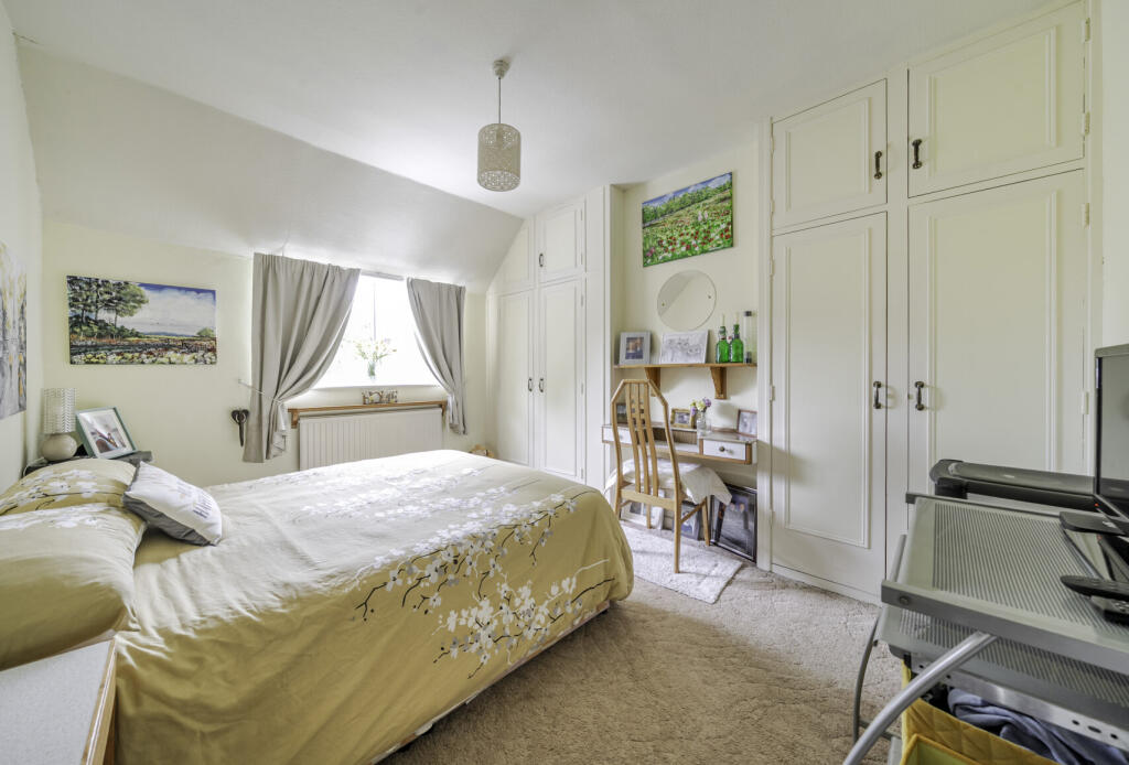 1341889-4-68a4447...