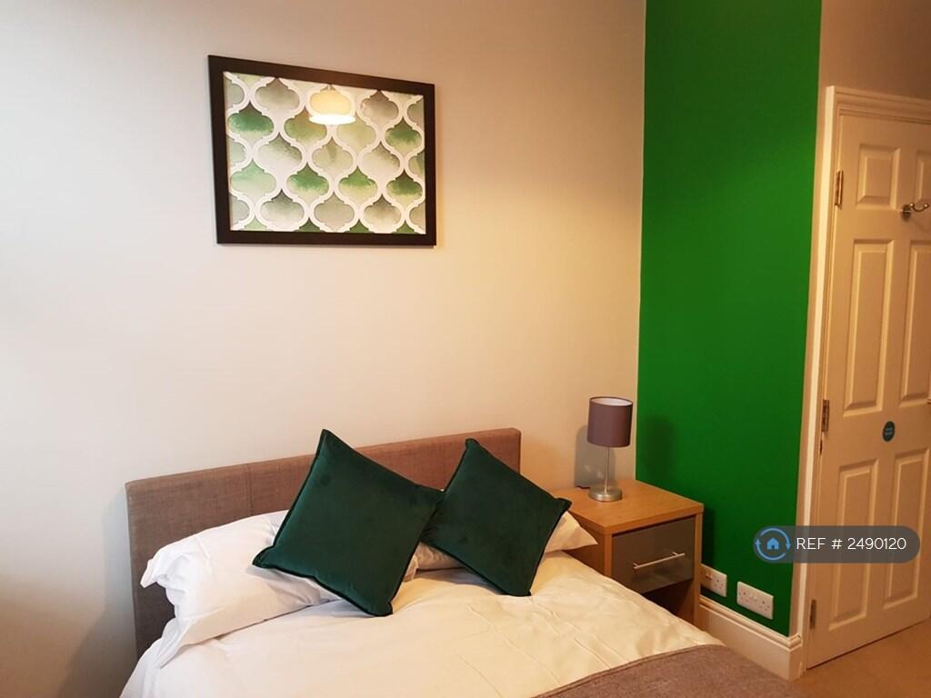 Room 4- Available