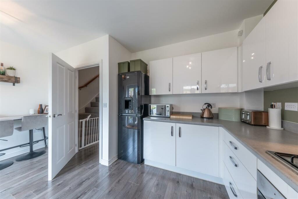 51 Hazelhurst Way-003.jpg