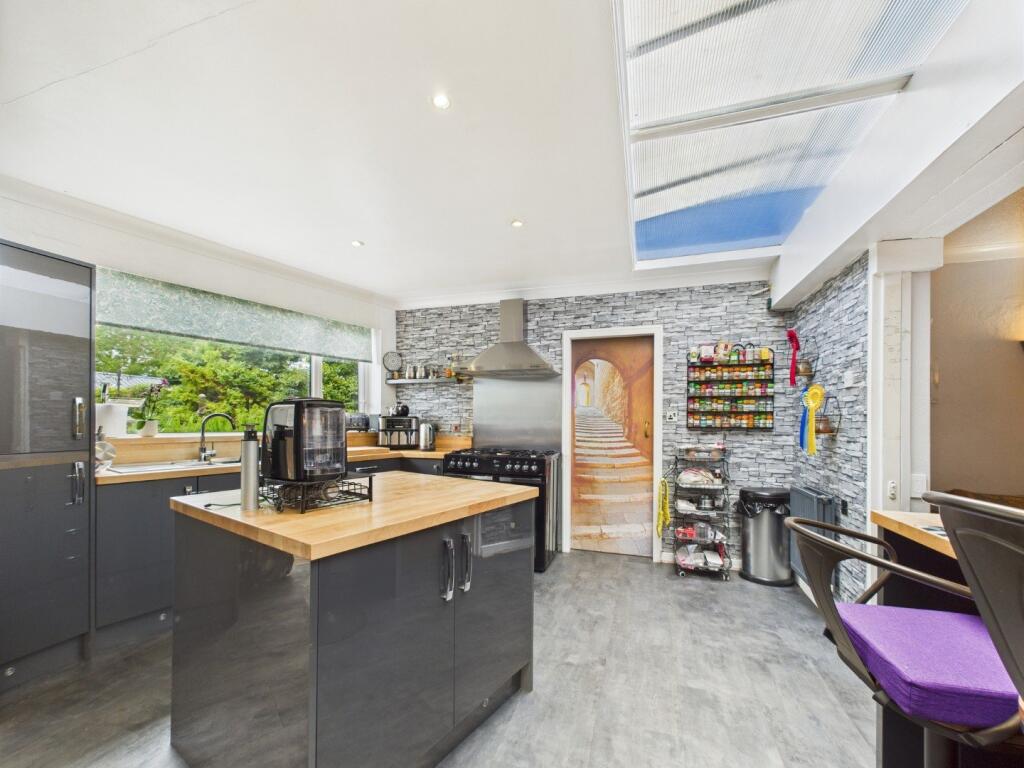 Kitchen/Breakfast Area