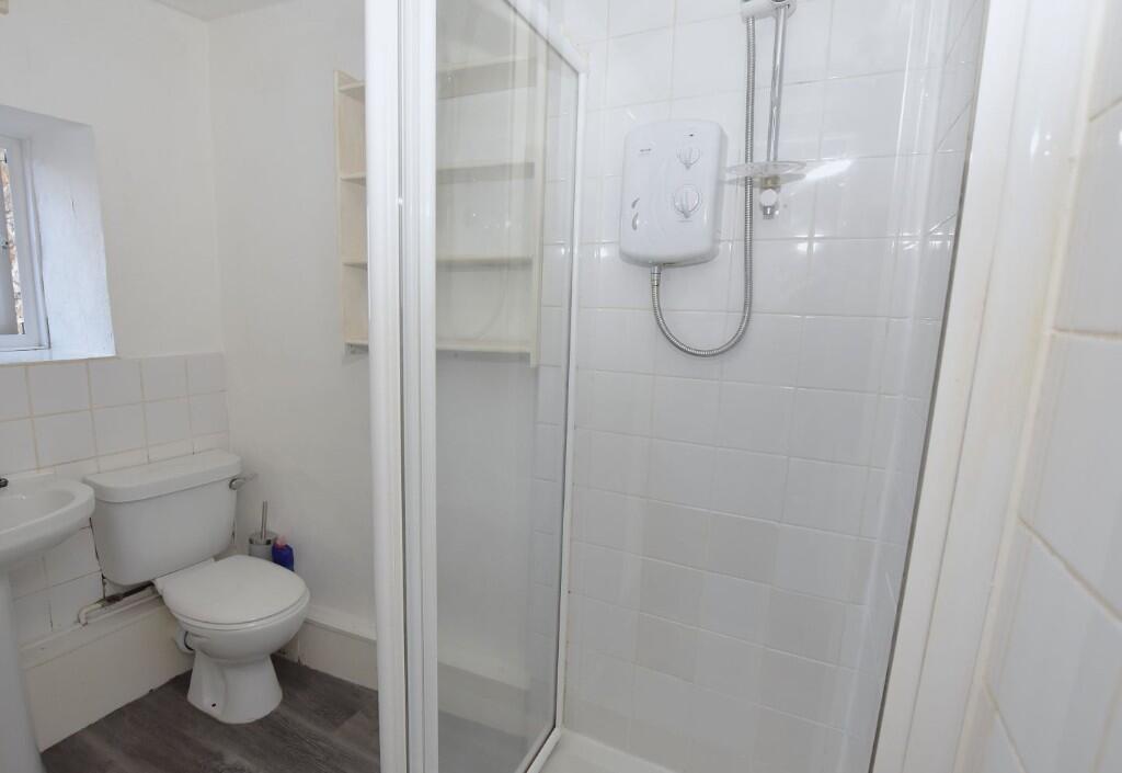 Shower/WC