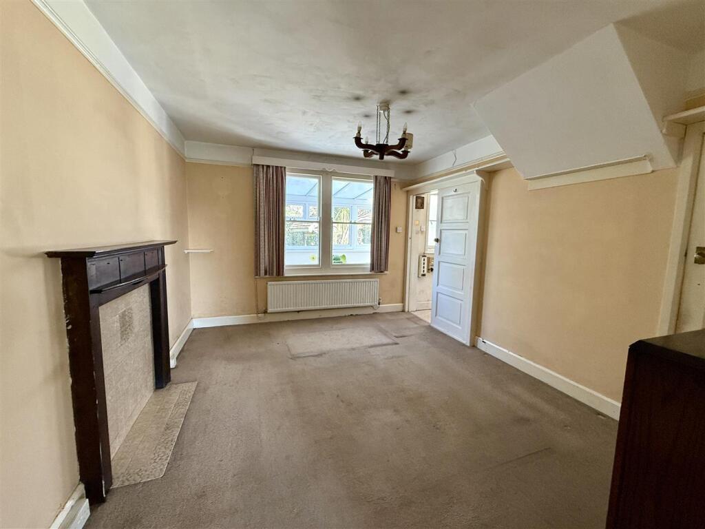 Dining Room: