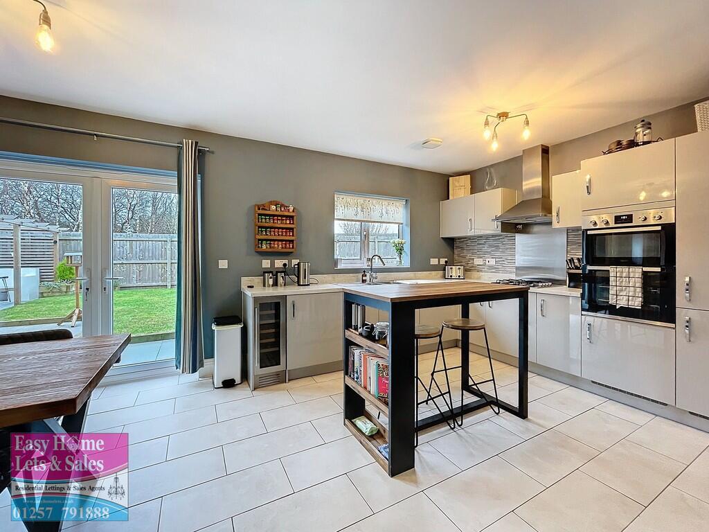 Kitchen/Dining Ro...