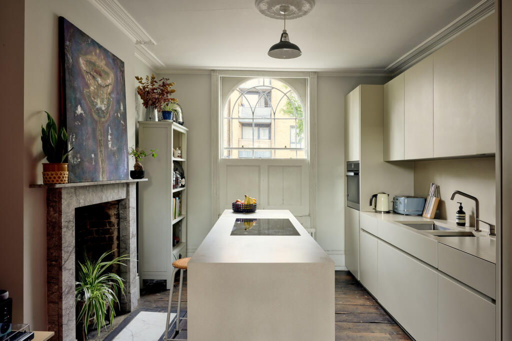 220162 - 12 Mare St, E2 09.jpg