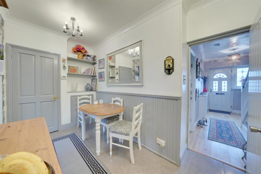 DSC04339-DSC04343_LAPTOP-4UHEM8PN_Aug-27-200011-20