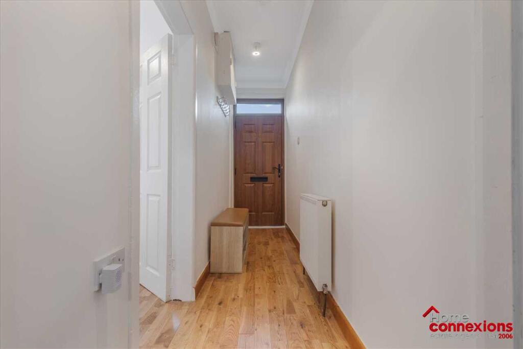 Entrance Hallway (2)