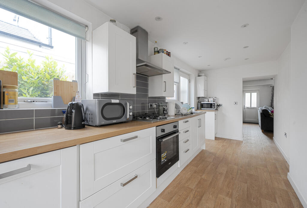 1302746-11-684320...