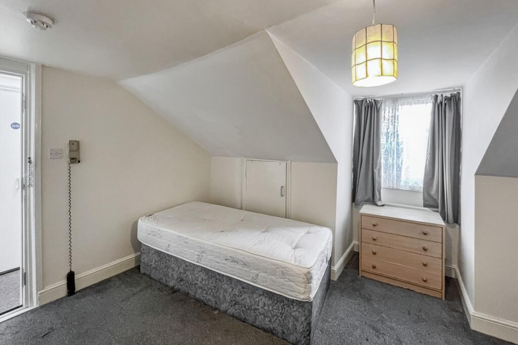 96 Ritherdon Road, Tooting, London SW17 8QQ