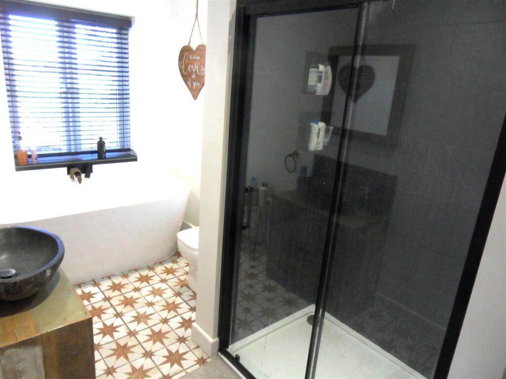 shower2.JPG