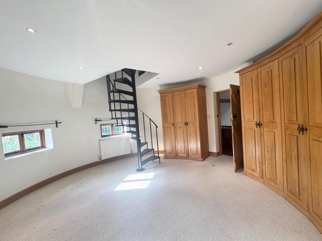 Master Bedroom 2.jpg