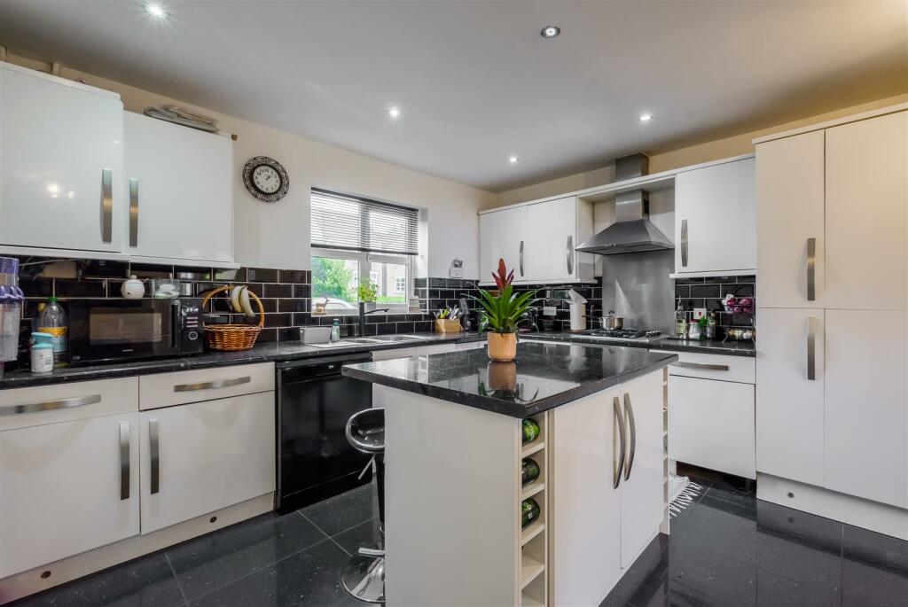 kitchen 1.jpg