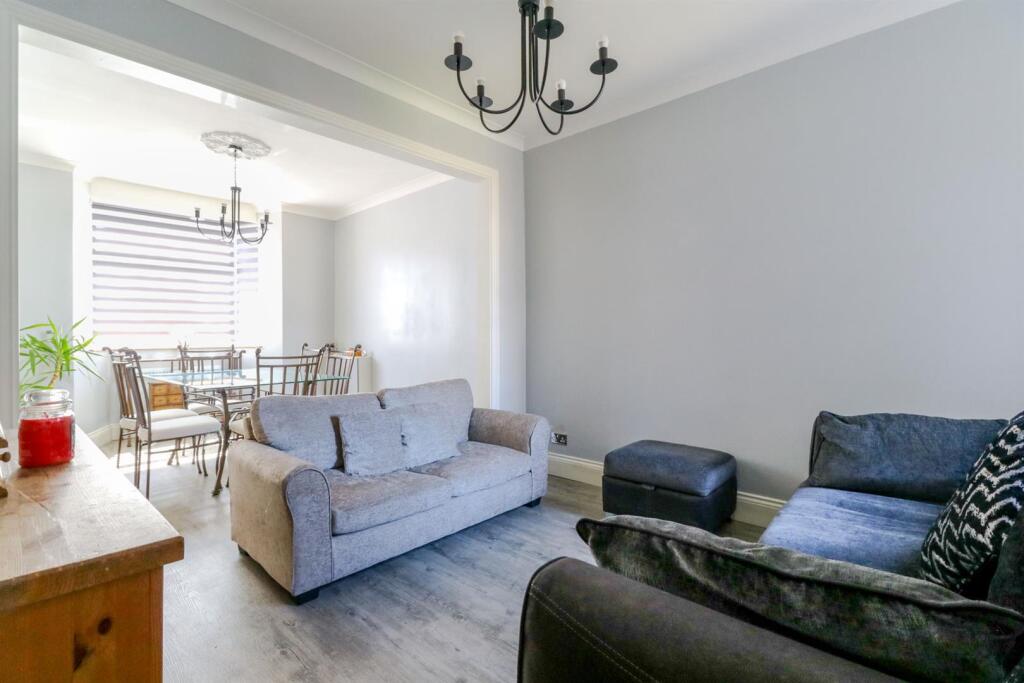 51 Holly Road-15.jpg