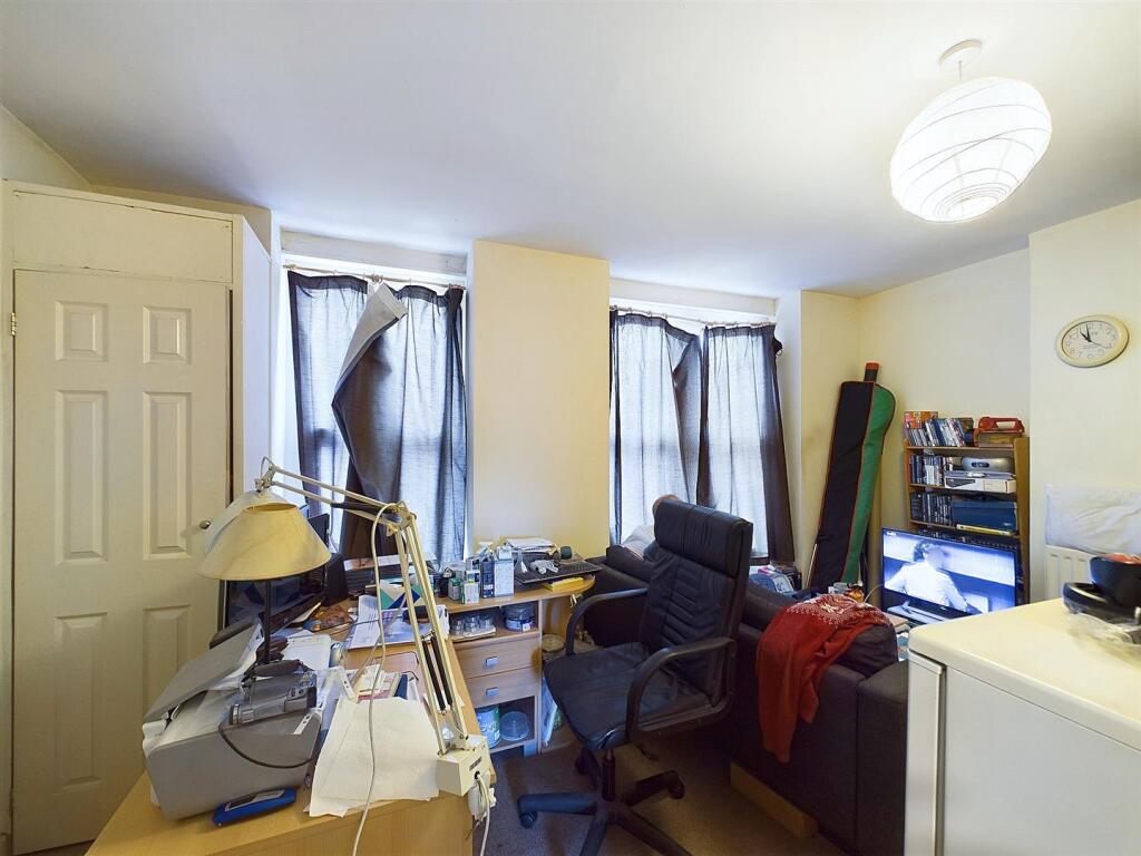 10 - Terrace house split into two flats.jpg