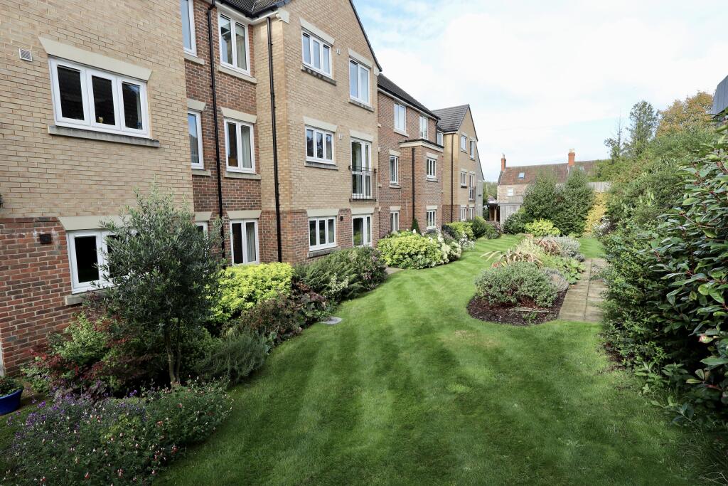 Communal garden to the rear