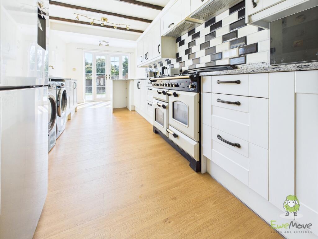 CAM01543G0-PR0148-STILL015