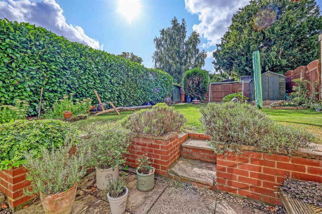 SUPERB REAR GARDEN