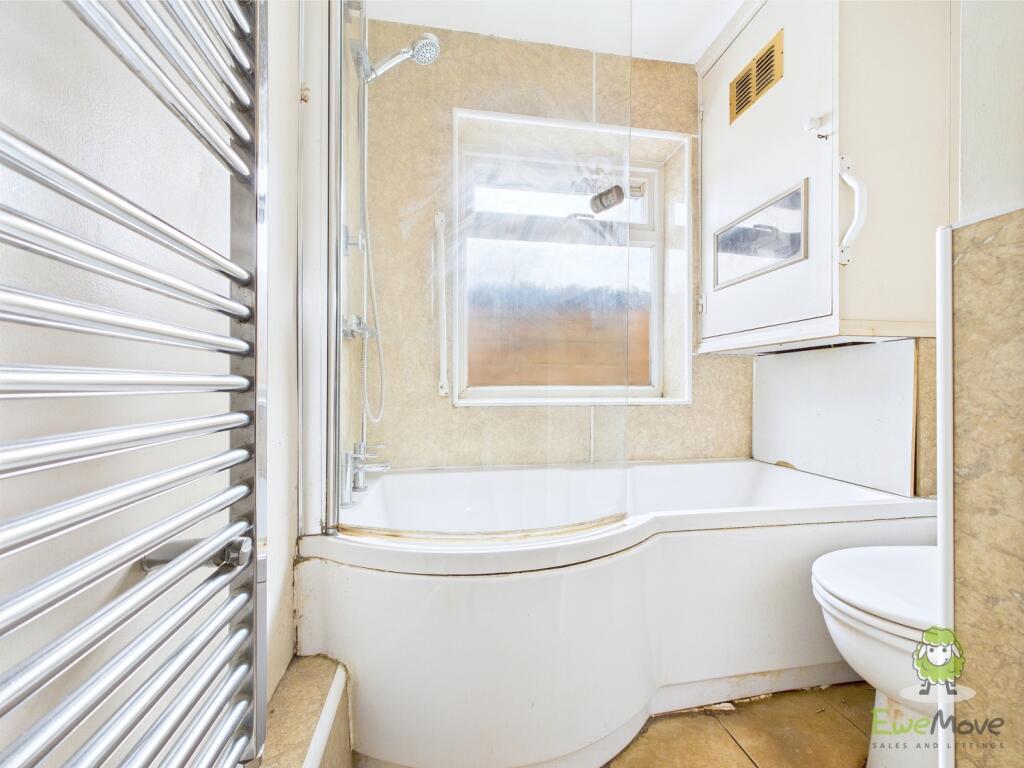 CAM01543G0-PR0130-STILL010