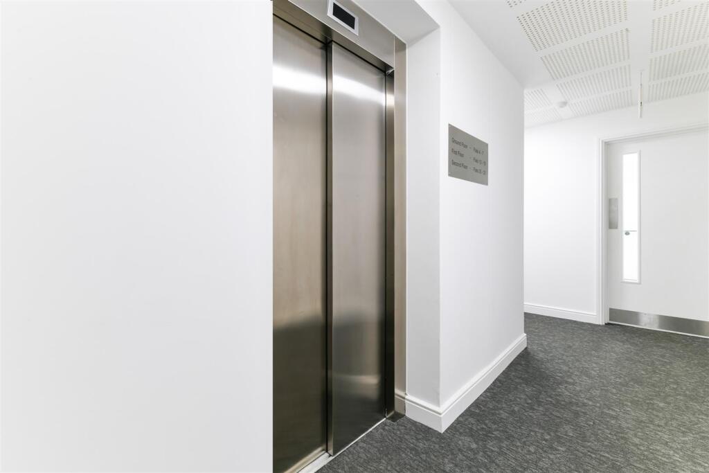 AURORA HOUSE, FLAT (13).jpg