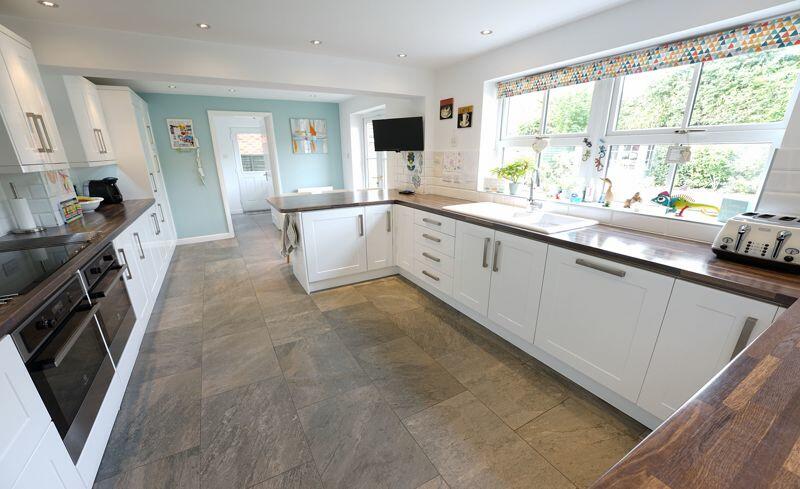 Stunning kitchen breakfast room