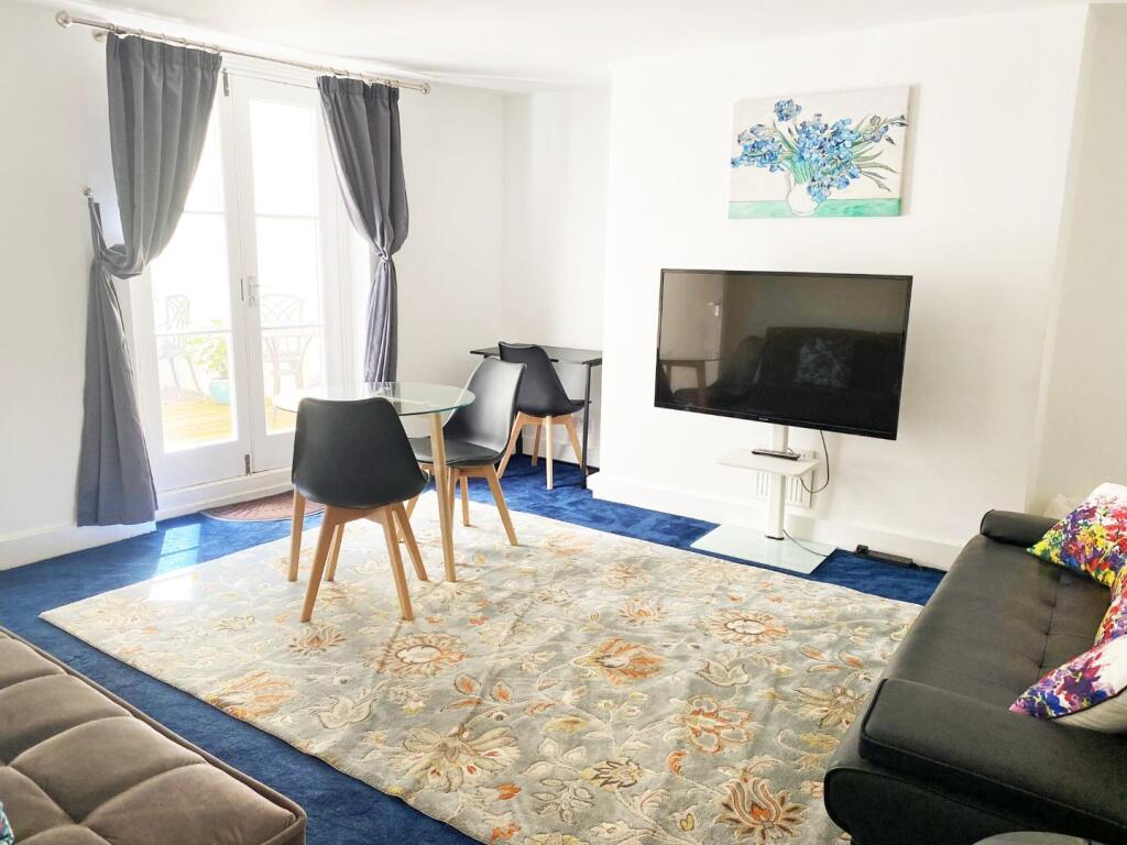 01 Lansdowne Basement Lounge 1aa.jpg