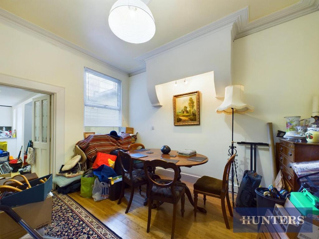 CAM03696G0-PR0385-STILL014.jpg