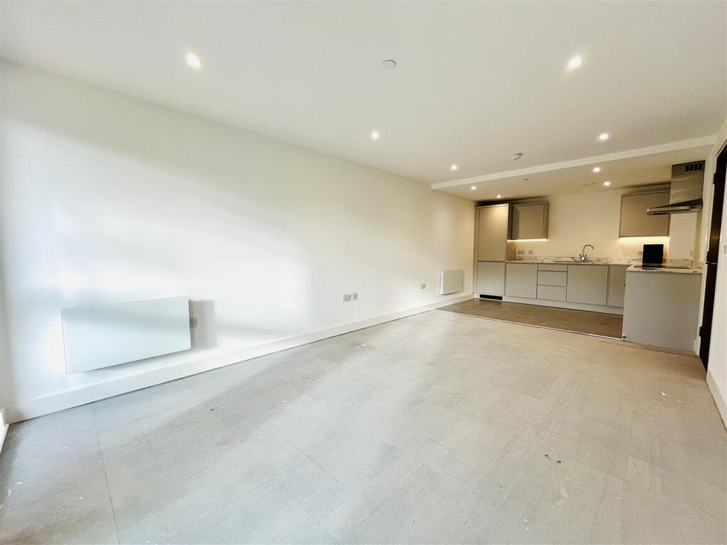 Live In Dining Kitchen