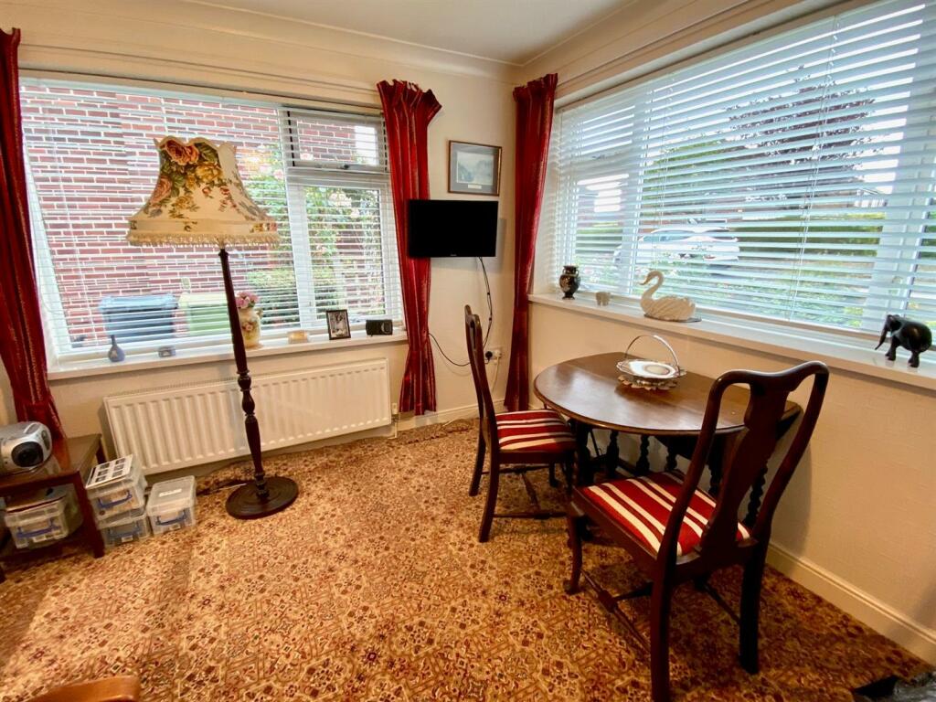 water royd avenue 28 dining room.jpg