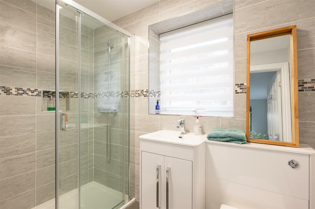 EN SUITE