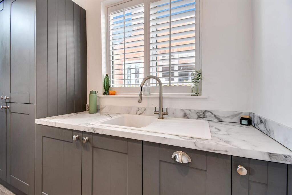 KITCHEN LIVING