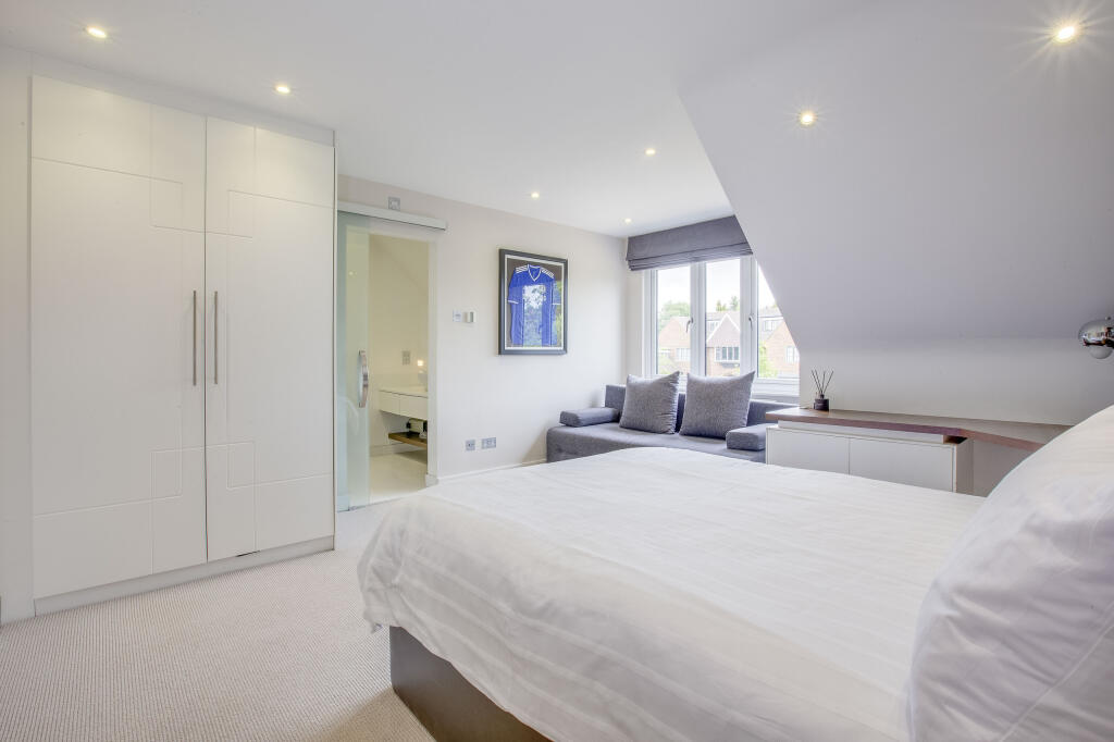 80 Gregories Road, HP9 1HL (LOW RES)-8