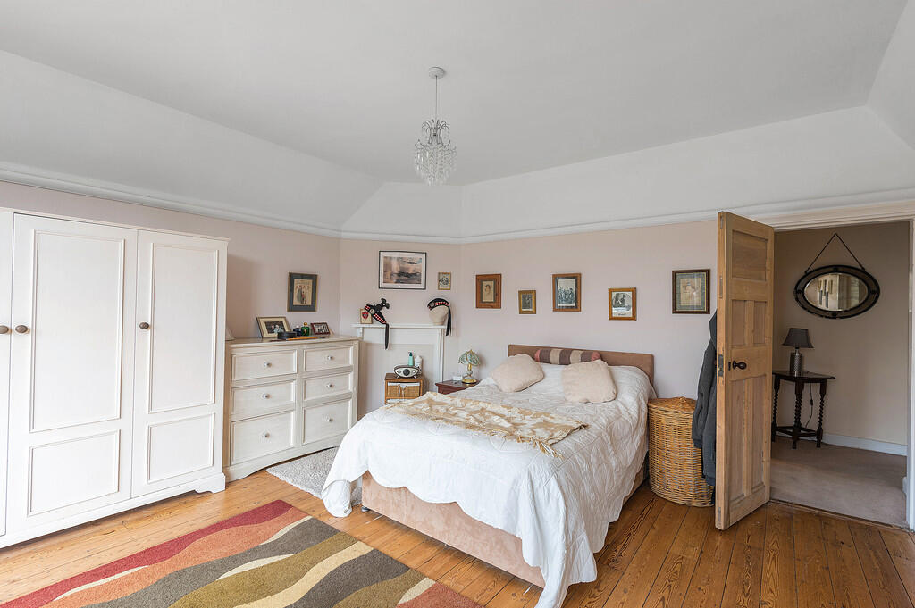 Abbots Court ph38