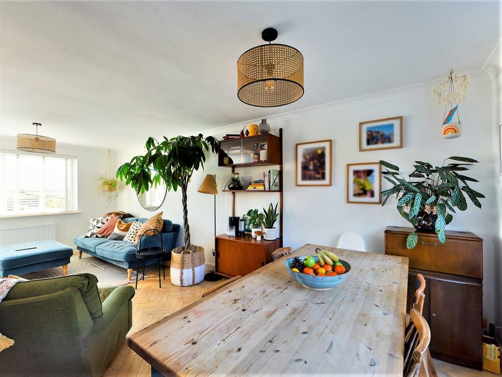Lounge/Diner