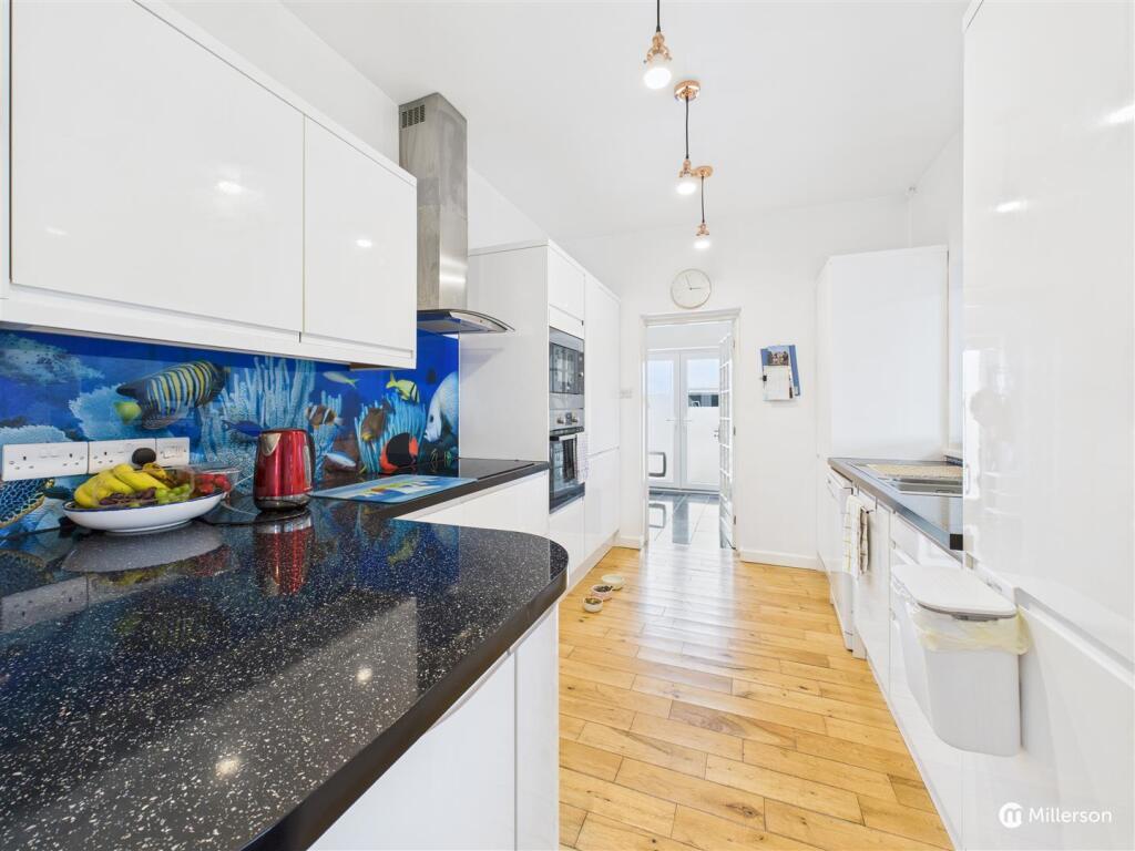 KITCHEN / BREAKFAST ROOM