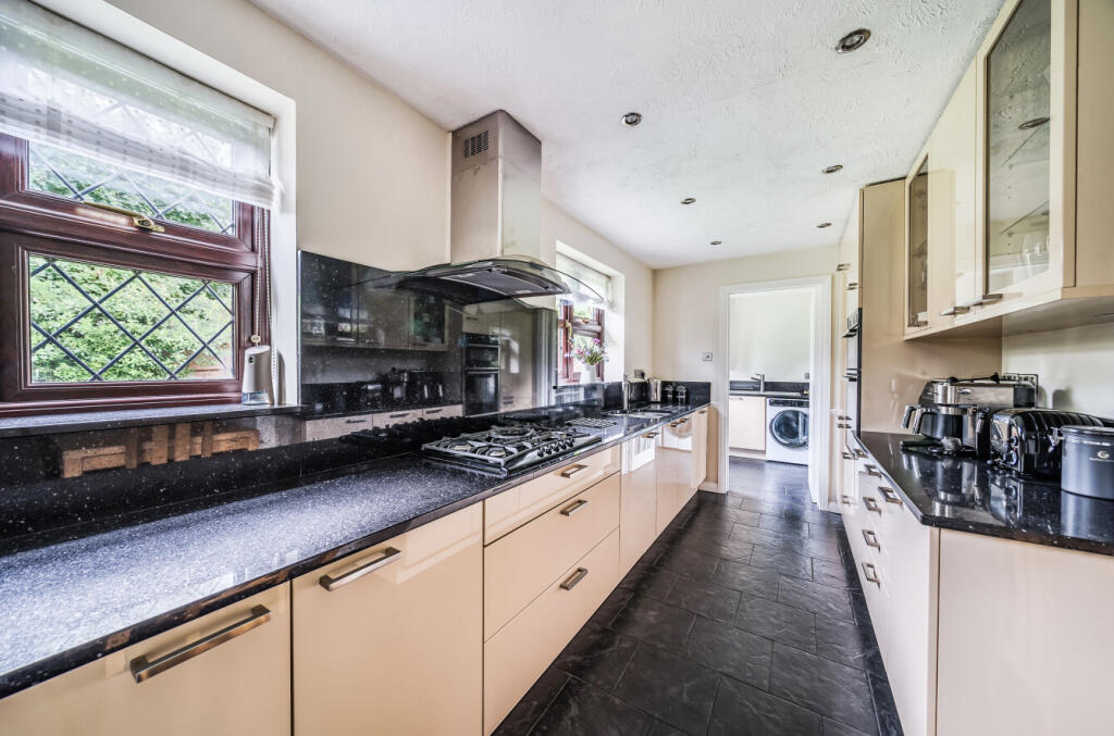 1341060-6-68a6f84...