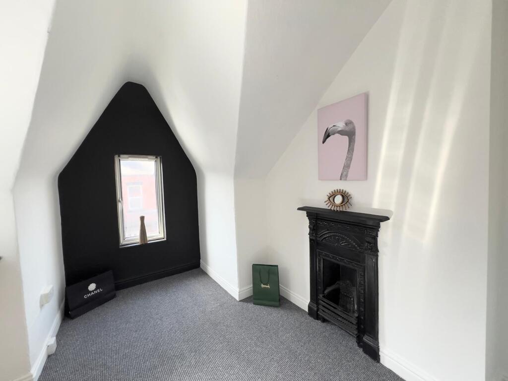 Living Room / Kitchen 3