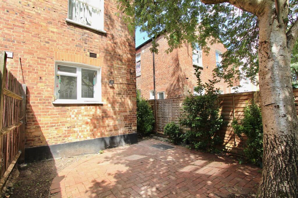 St. Margaret's Avenue, N15