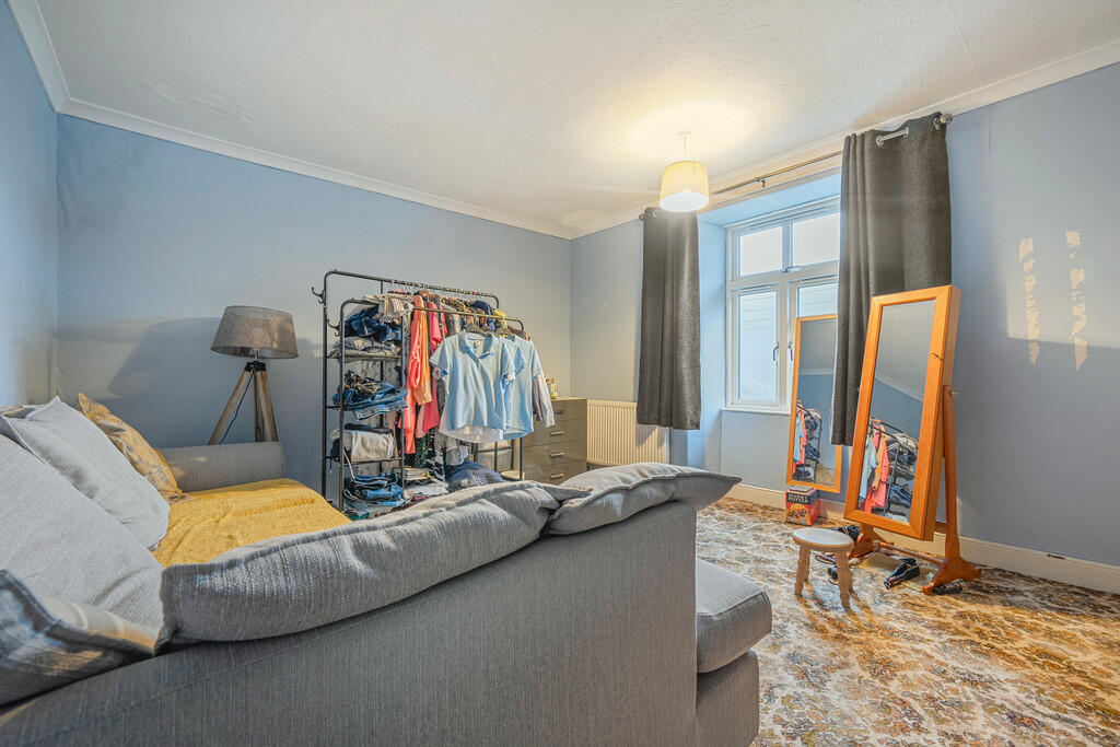 Cuthbert House Be...