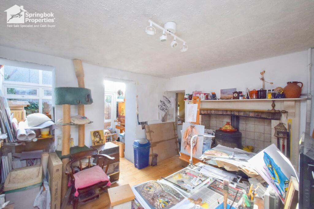 IMAGE 4